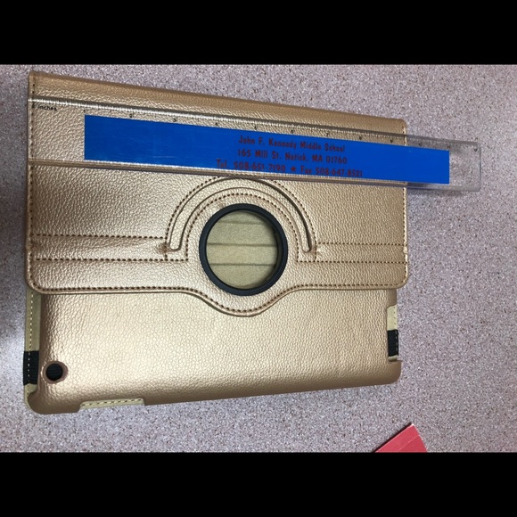iPad GOLD case brand NEW not in pkg 9.7 “ 🐳 - Picture 5 of 9